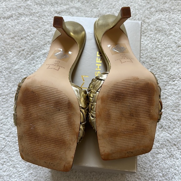 🔥Marc Fisher Gold Heel Sandals. - Picture 4 of 13